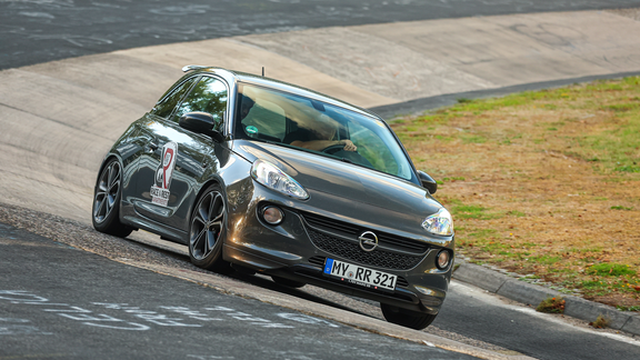 Race & Rest Apartments Gästehaus in Wanderath - Ihr Zuhause für Motorsport und Erholung